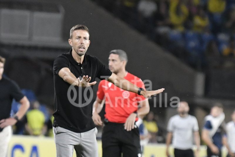 1-1: Las Palmas inicia la era García Fernández con salsa agridulce
