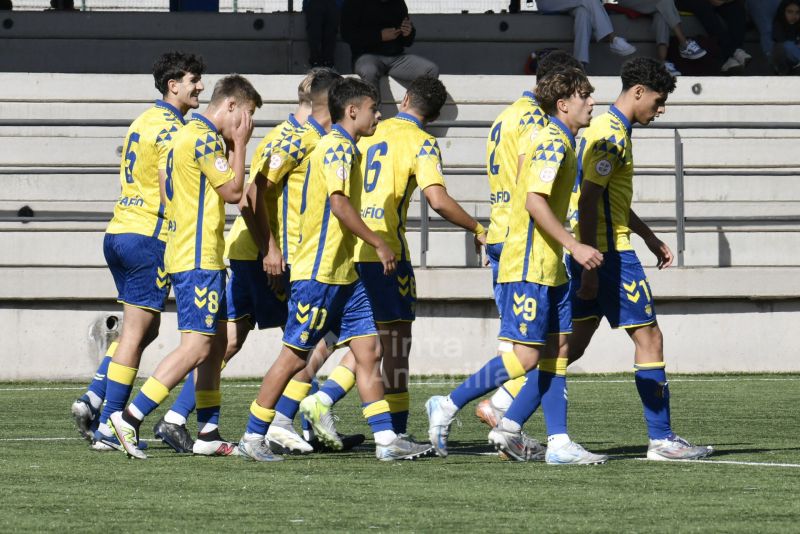 Fotos: El juvenil de la UD golea y ya se centra en el Elche