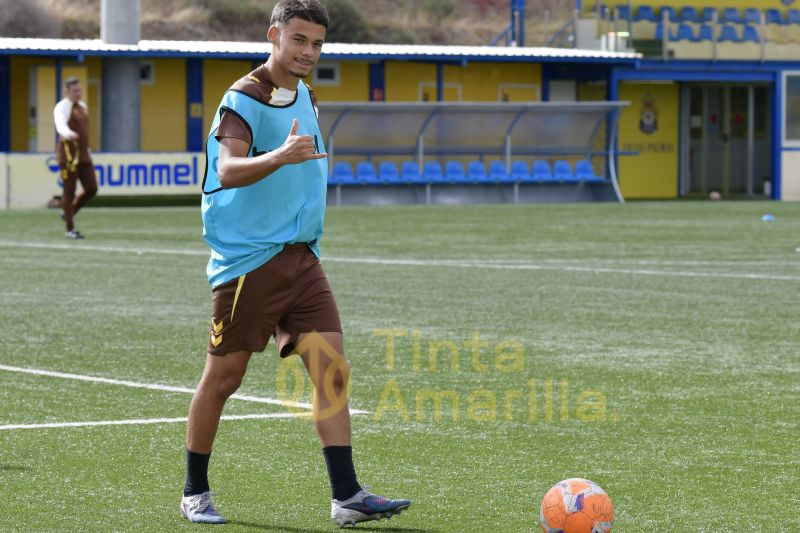 Fotos: Las Palmas C, en compás de espera de una final