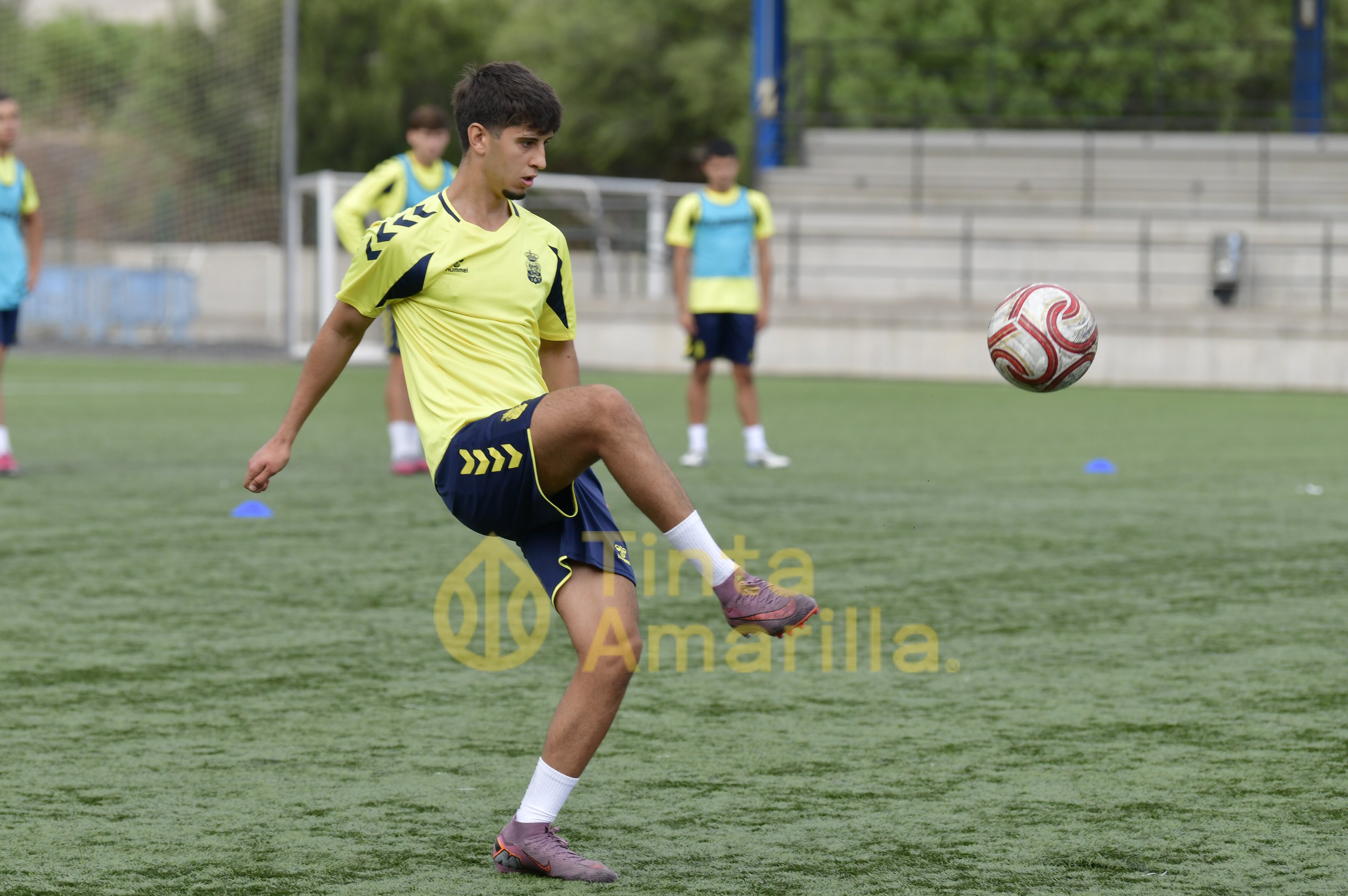 Fotos: Las Palmas C ya tiene en su mira al Mensajero