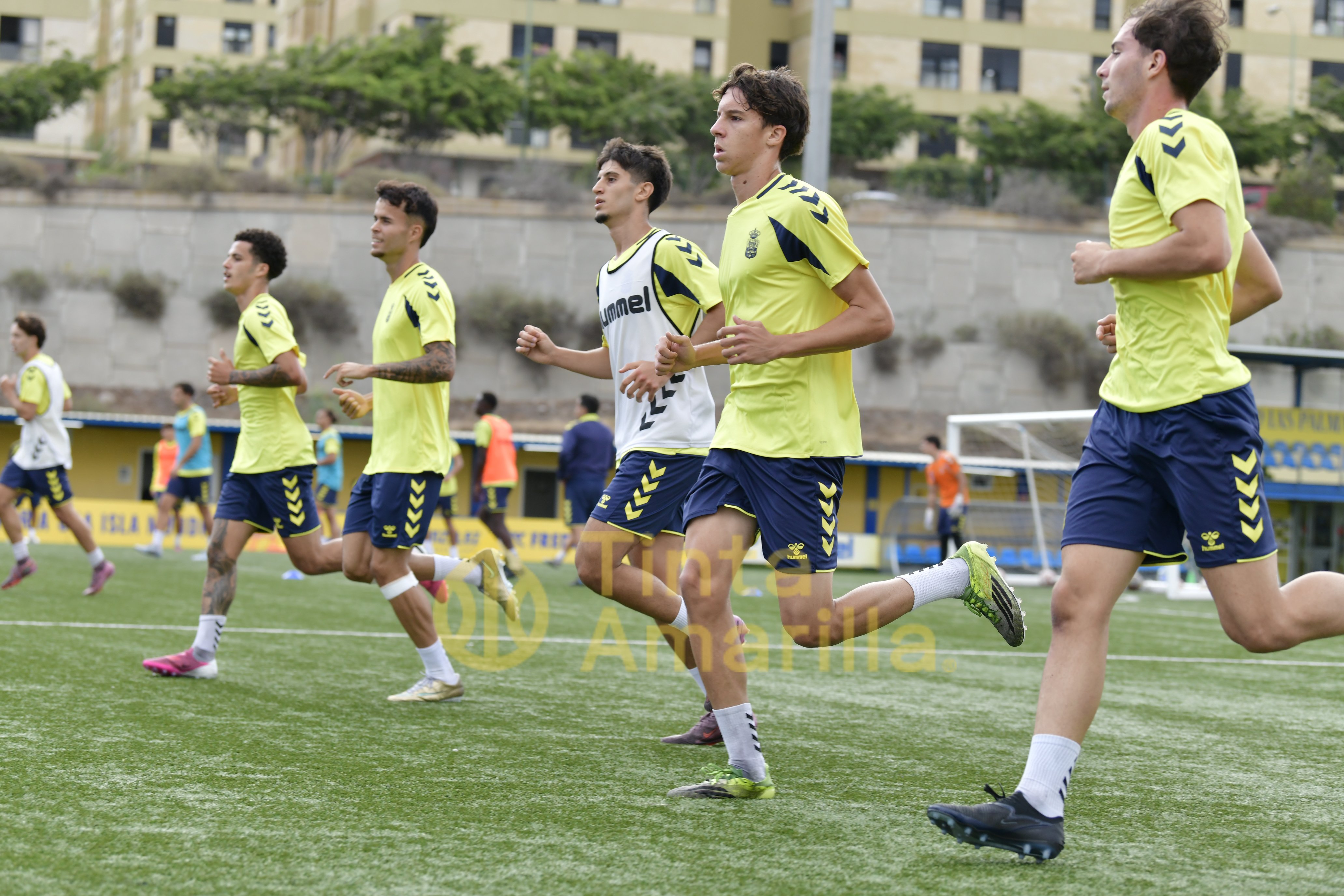 Fotos: Las Palmas C ya tiene en su mira al Mensajero