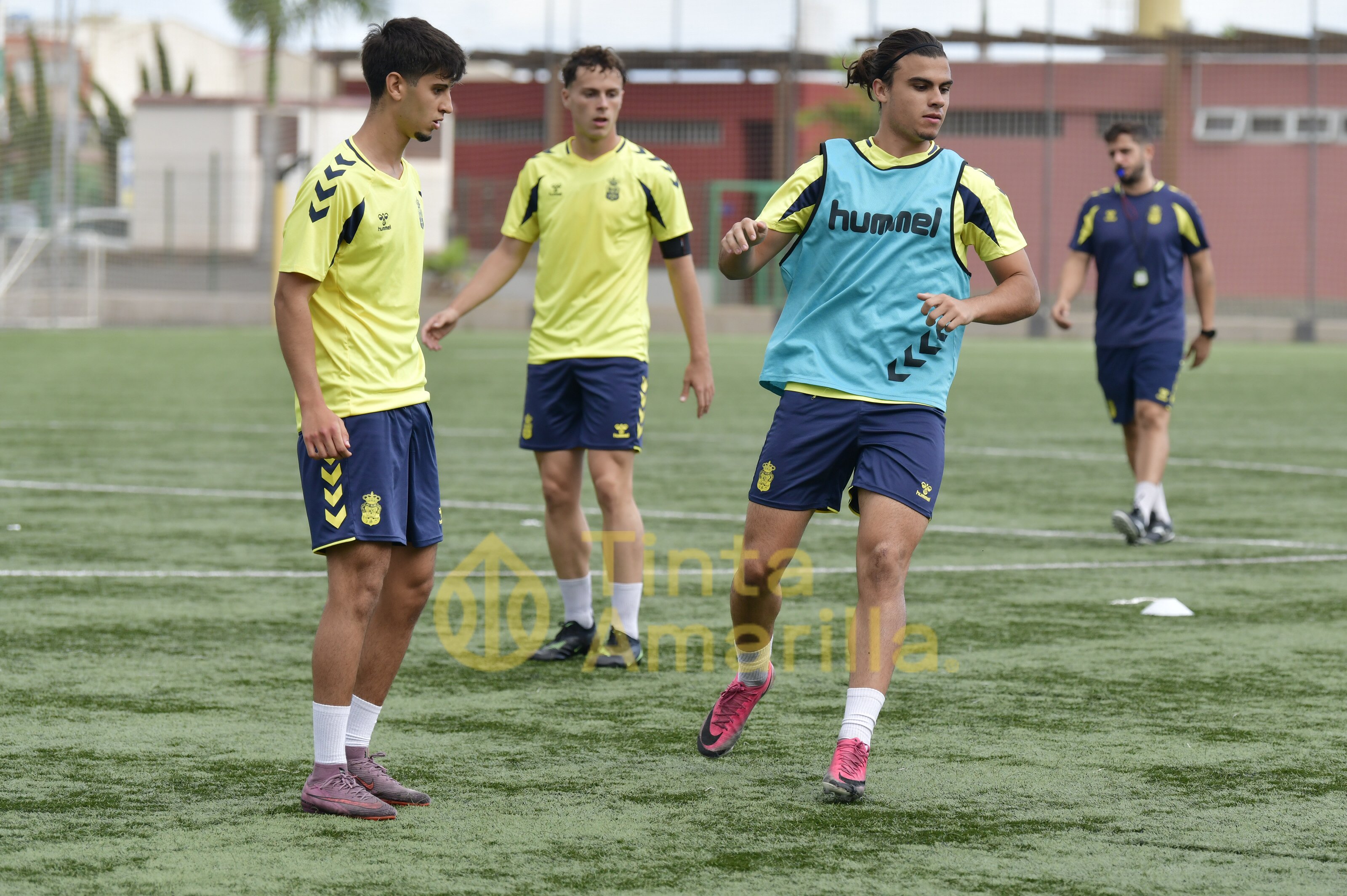 Fotos: Las Palmas C ya tiene en su mira al Mensajero