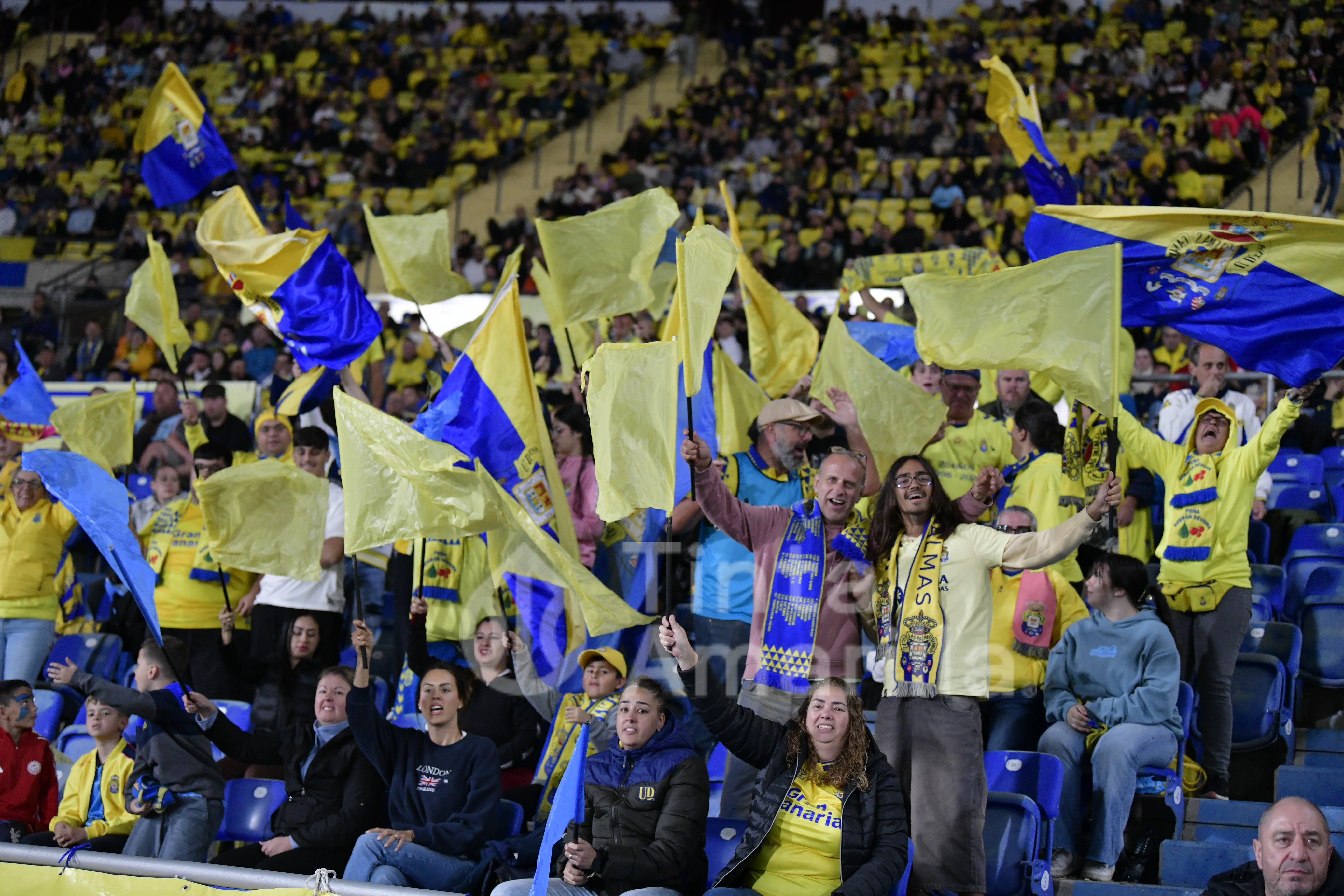 1-1: Las Palmas cambia su receta de juego y empata con un gran líder