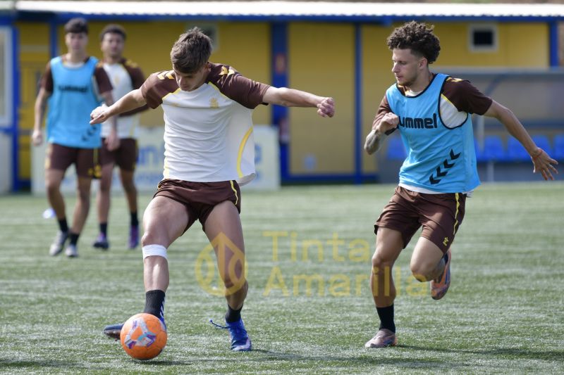 Fotos: Las Palmas C, en compás de espera de una final