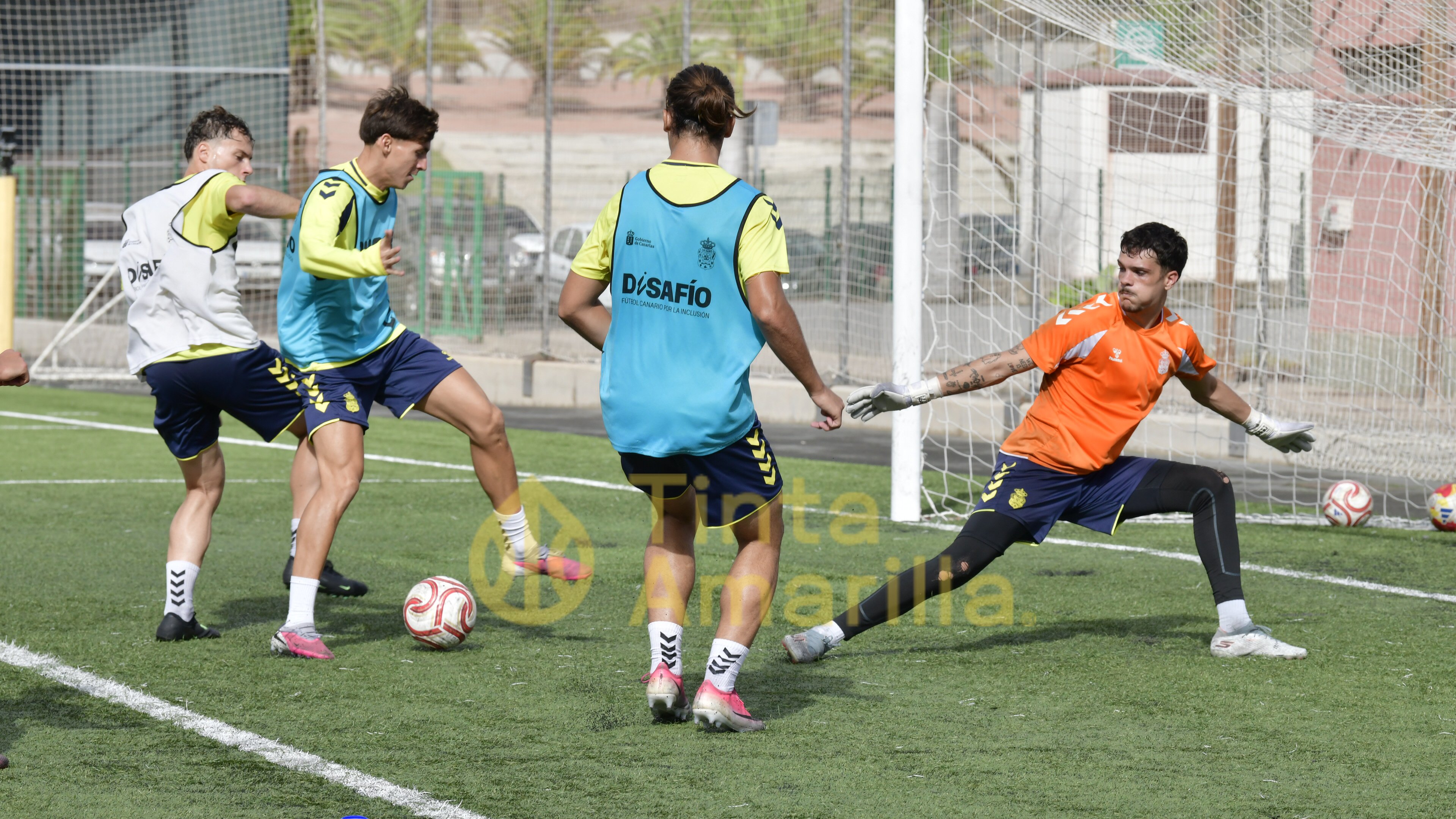 Fotos: Las Palmas C ya tiene en su mira al Mensajero