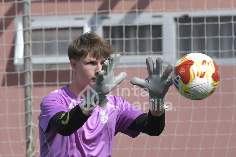 Fotos: Las Palmas Atlético recibe a un equipo centenario