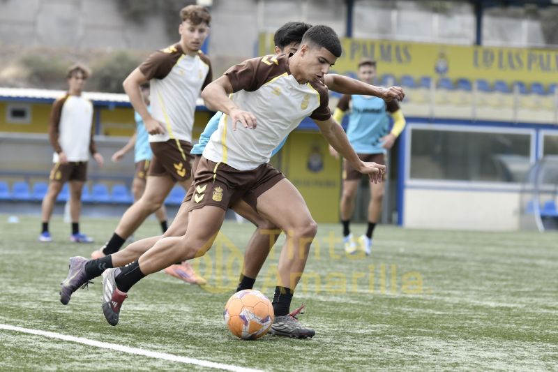 Fotos: Las Palmas C, en compás de espera de una final