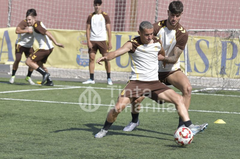 Fotos: Las Palmas Atlético recibe a un equipo centenario