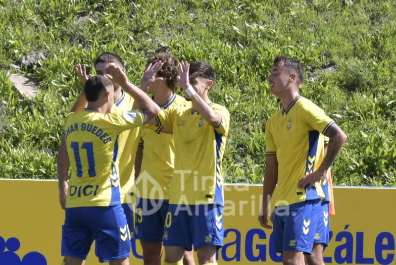3-2: El filial de la UD saca orgullo para remontar un 0-2 adverso