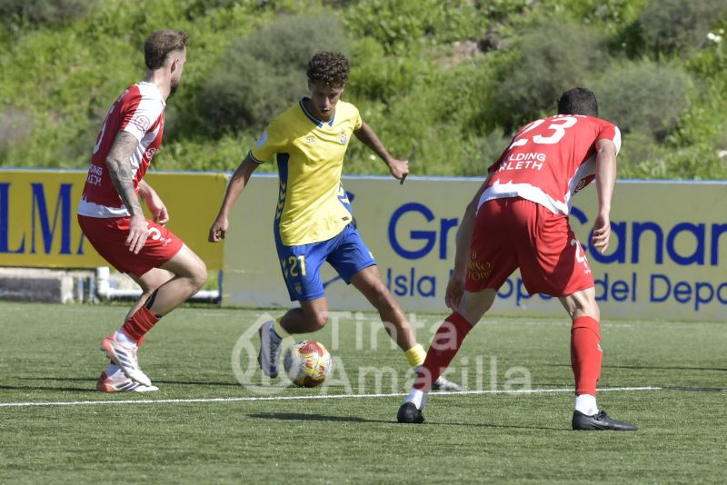 3-2: El filial de la UD saca orgullo para remontar un 0-2 adverso