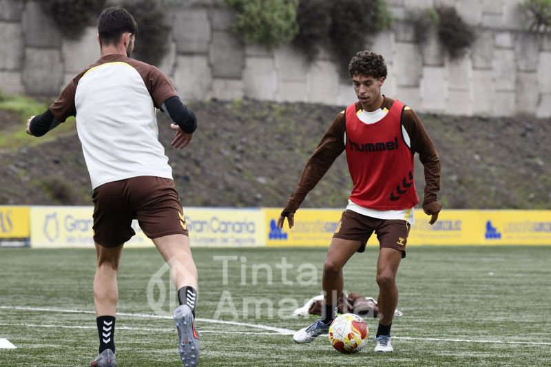 Fotos: Las Palmas Atlético también prepara su despedida de 2025