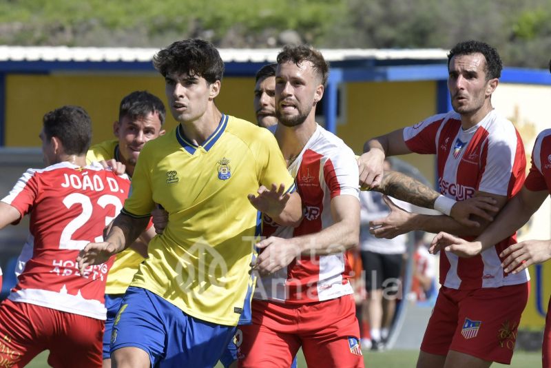 3-2: El filial de la UD saca orgullo para remontar un 0-2 adverso
