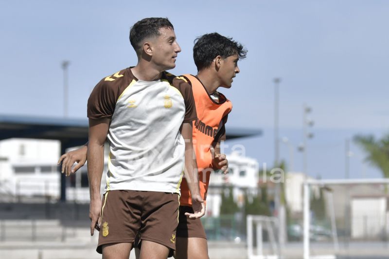 Fotos: Las Palmas Atlético recibe a un equipo centenario