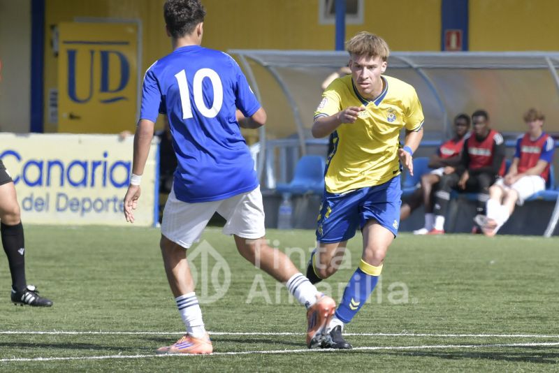 Fotos: Las Palmas golea al Marino antes de recibir a Levante en Copa