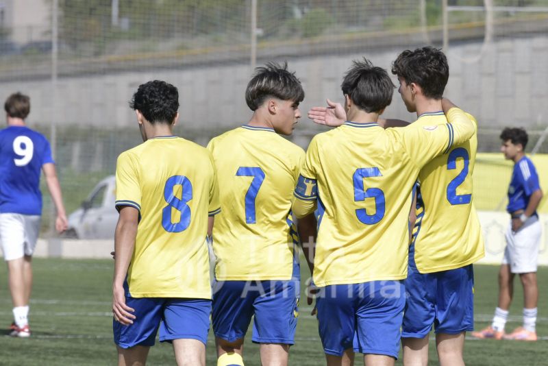 Fotos: Las Palmas golea al Marino antes de recibir a Levante en Copa