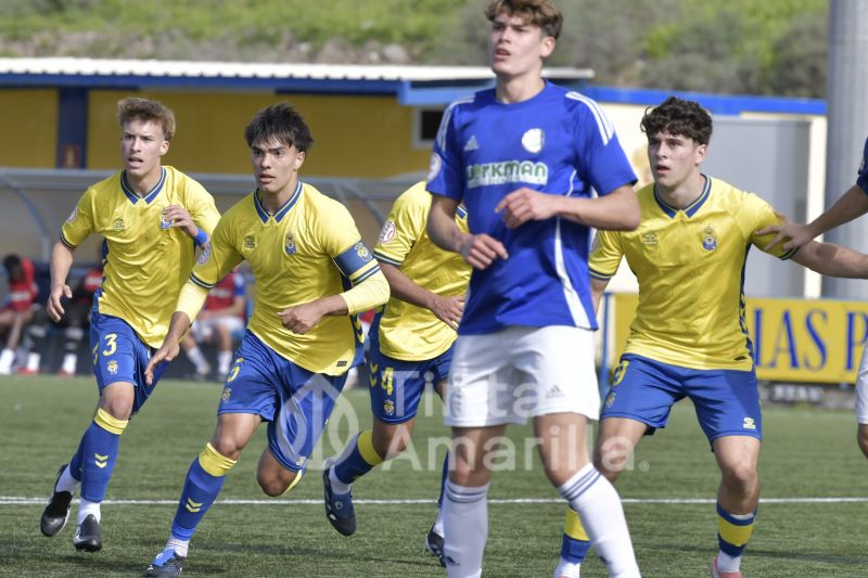 Fotos: Las Palmas golea al Marino antes de recibir a Levante en Copa