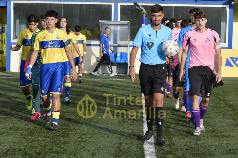 Fotos: El juvenil C de la UD supera al Longueras