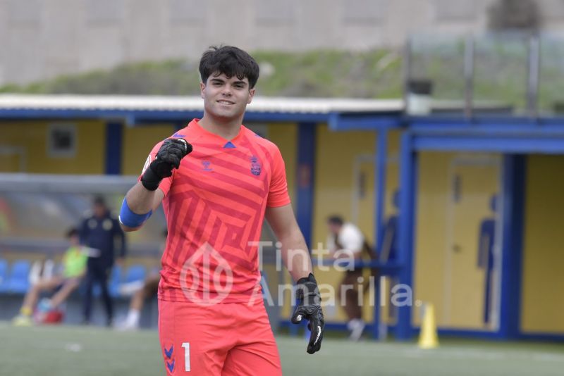 Fotos: Las Palmas golea al Marino antes de recibir a Levante en Copa