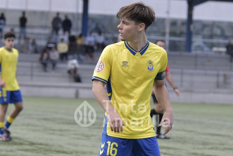 Fotos: Las Palmas golea al Marino antes de recibir a Levante en Copa