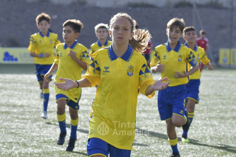 Fotos: El Infantil Fundación de la UD se estrena con energía en el Anexo