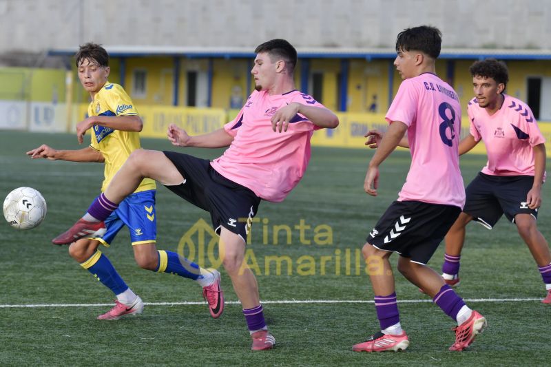 Fotos: El juvenil C de la UD supera al Longueras