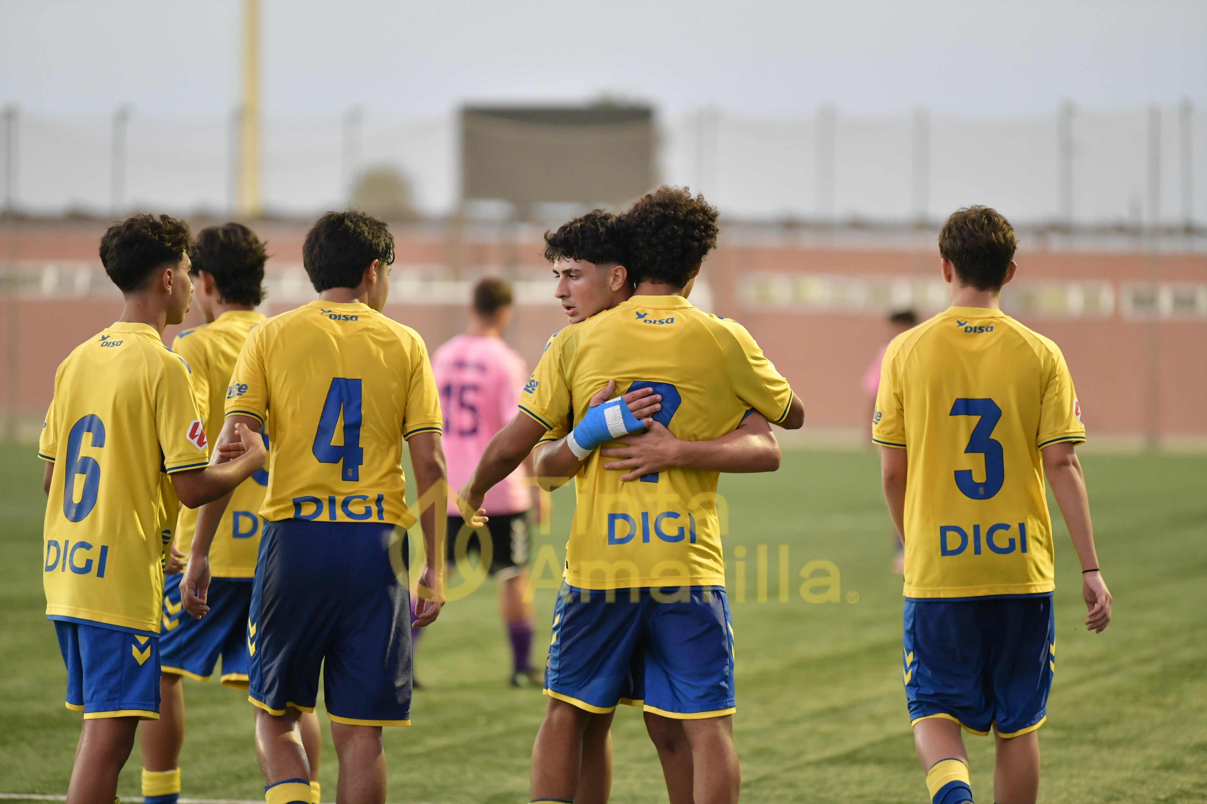 Fotos: El juvenil C de la UD supera al Longueras
