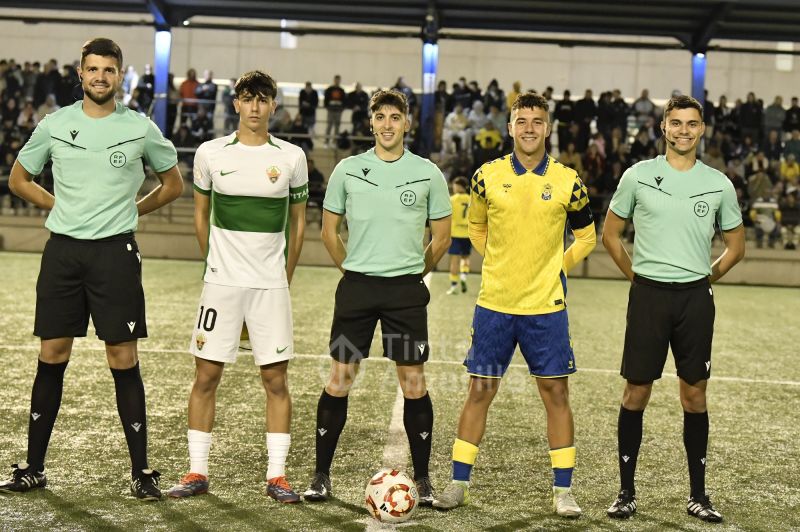 2-1: La UD tumba al Elche con el último zambombazo de Arturo
