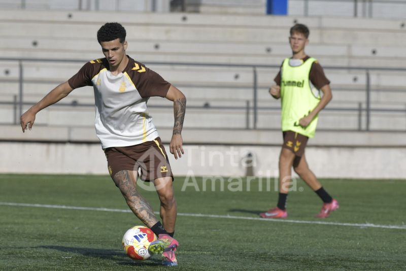 Fotos: Las Palmas C prepara su matinal sabatina con el Mensajero