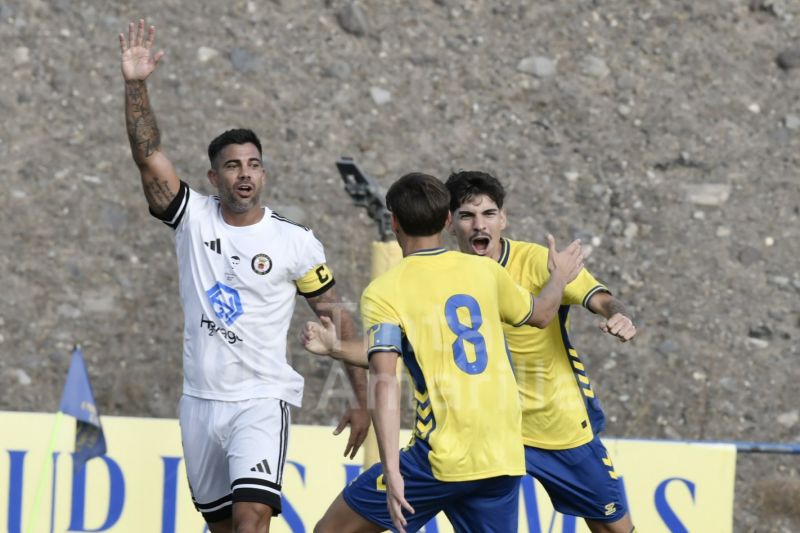 3-1: Las Palmas C remonta y logra su primer triunfo oficial