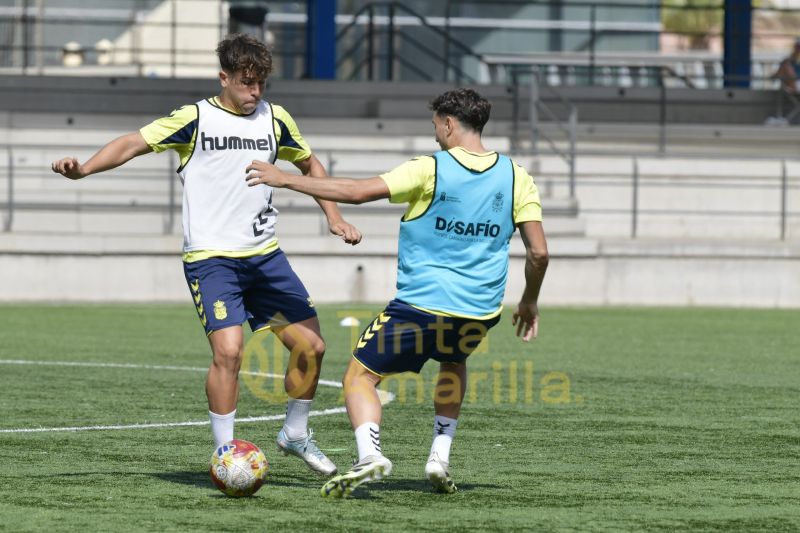 Fotos: Las Palmas Atlético prepara su equipaje para ir a Linares