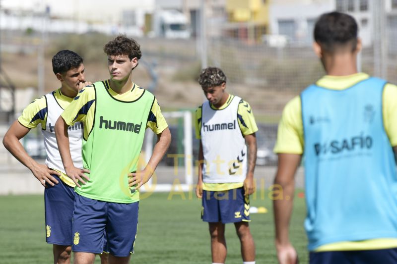 Fotos: Las Palmas Atlético prepara su equipaje para ir a Linares