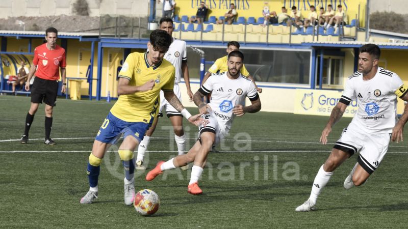 3-1: Las Palmas C remonta y logra su primer triunfo oficial