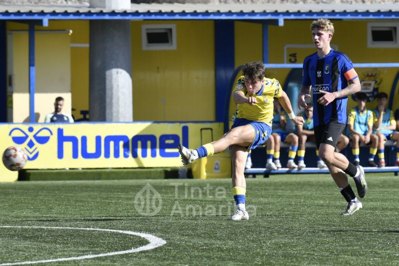 4-0: La UD llegará al derbi con el Tenerife con 1 punto de ventaja