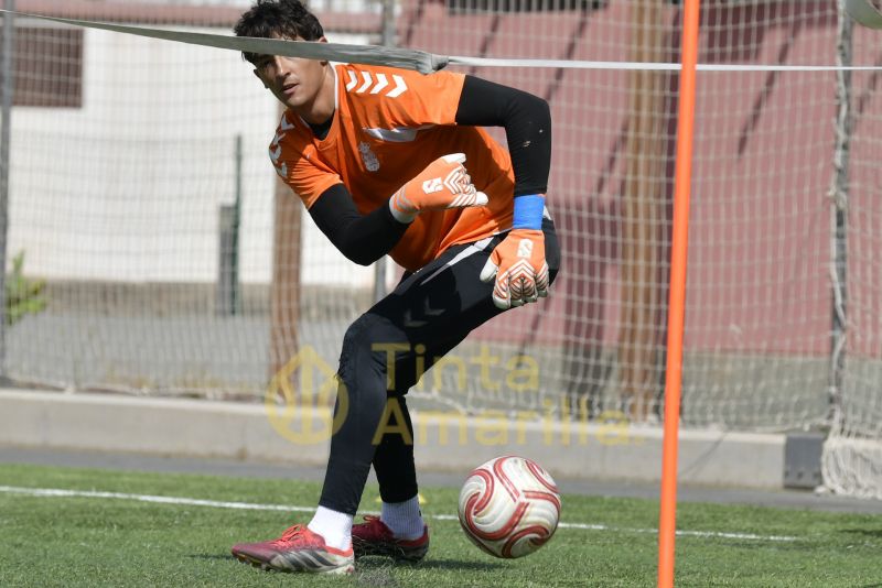 Fotos: Las Palmas Atlético prepara su equipaje para ir a Linares