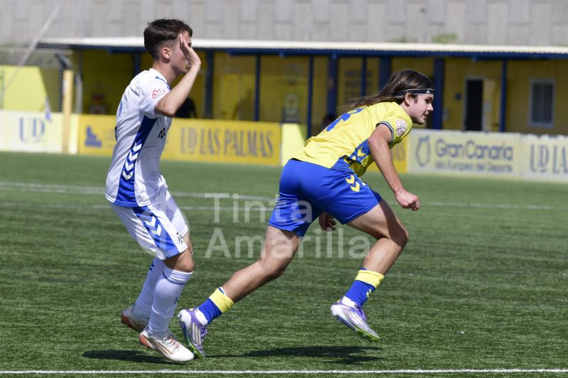 2-1: Las Palmas tumba al Tenerife en el 93 y da otro paso hacia el título canario
