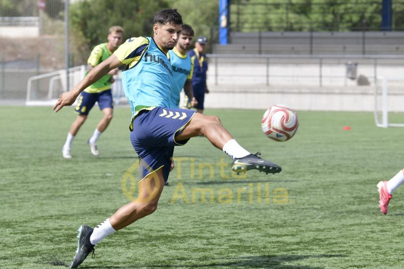 Fotos: Las Palmas Atlético prepara su equipaje para ir a Linares