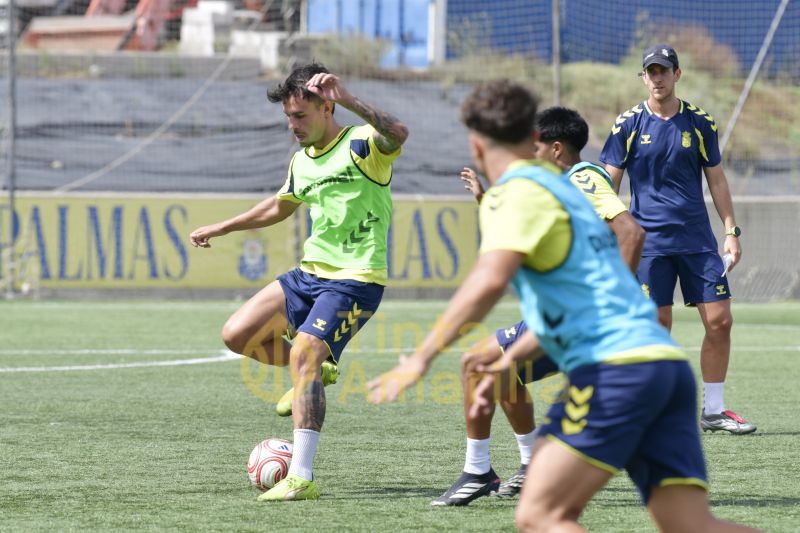 Fotos: Las Palmas Atlético prepara su equipaje para ir a Linares