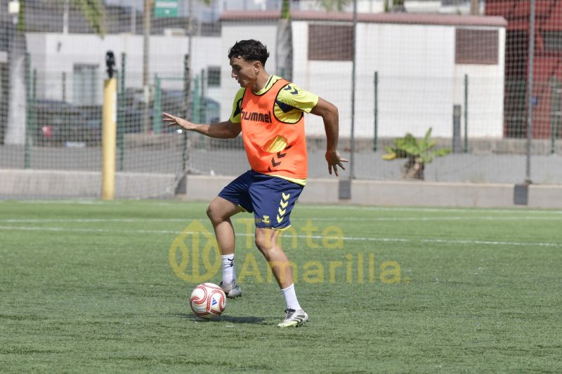 Fotos: Las Palmas Atlético prepara su equipaje para ir a Linares