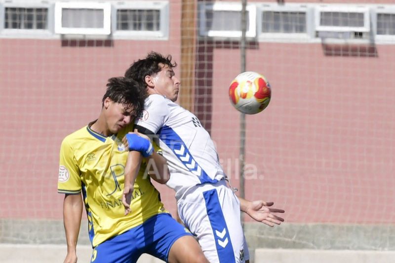 2-1: Las Palmas tumba al Tenerife en el 93 y da otro paso hacia el título canario