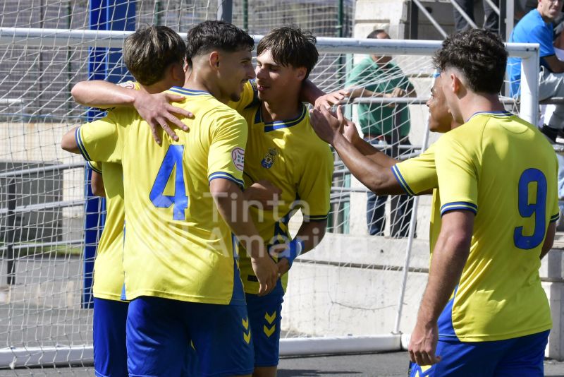 2-1: Las Palmas tumba al Tenerife en el 93 y da otro paso hacia el título canario