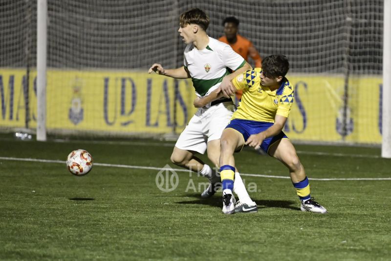 2-1: La UD tumba al Elche con el último zambombazo de Arturo