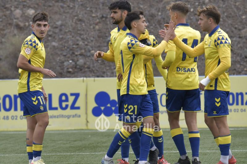 2-0: El filial trabaja duro para volver a la cúspide del grupo canario