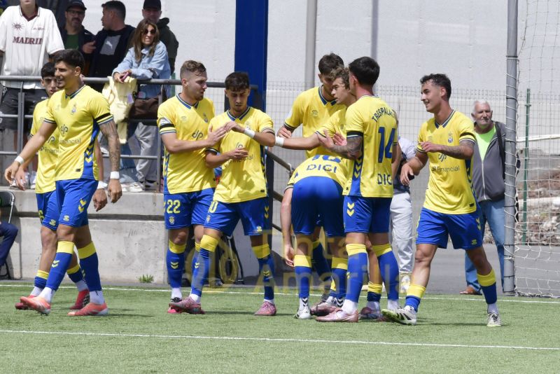2-1: Las Palmas Atlético sale del hoyo con carácter, garra y remontada