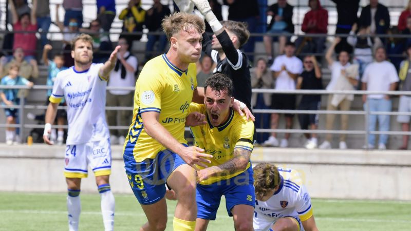 2-1: Las Palmas Atlético sale del hoyo con carácter, garra y remontada