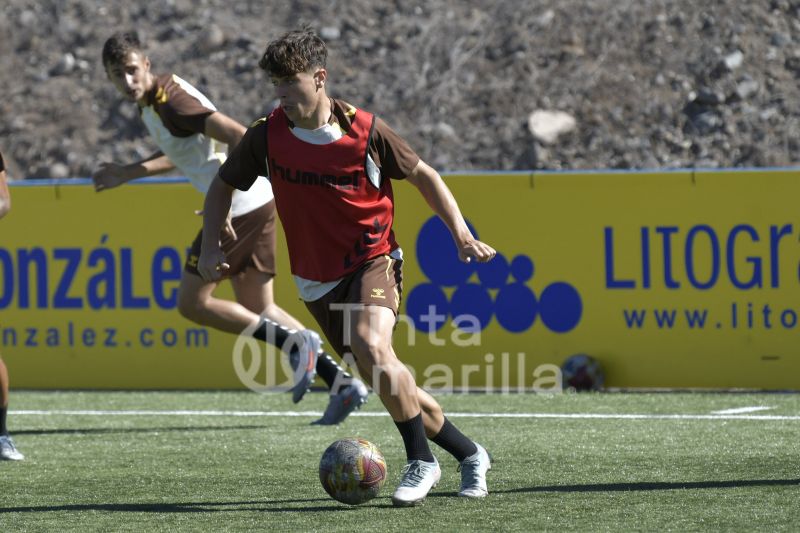 Fotos: Las Palmas Atlético afina para recibir al líder