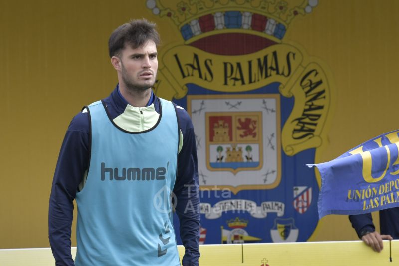 2-0: El filial trabaja duro para volver a la cúspide del grupo canario