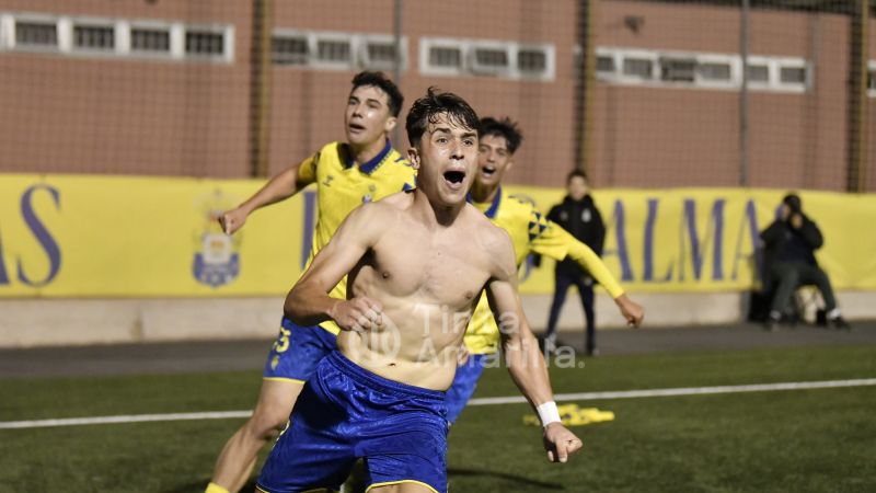 2-1: La UD tumba al Elche con el último zambombazo de Arturo