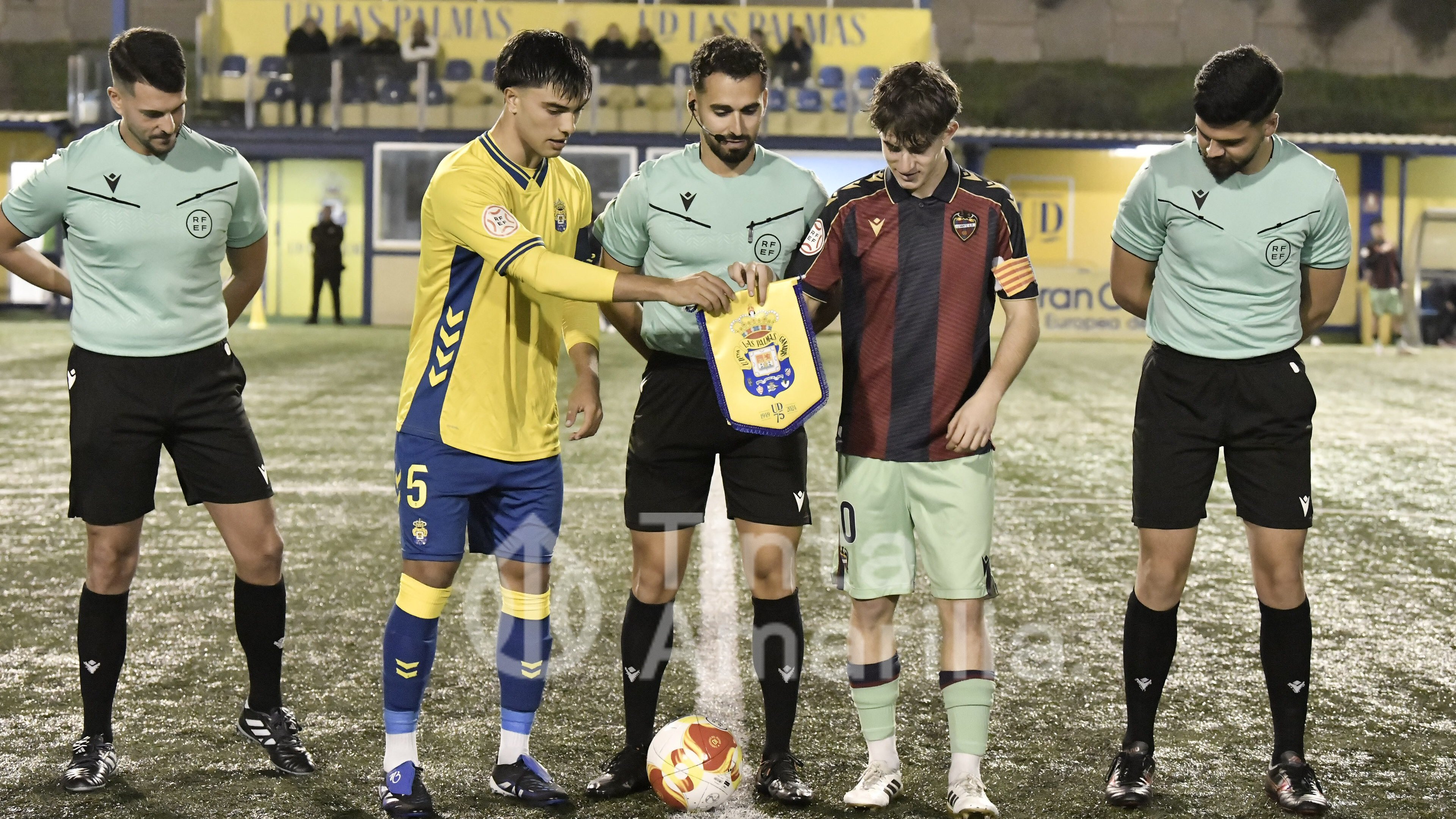 1-0: La UD Las Palmas apea al Levante y se cita con el Barça