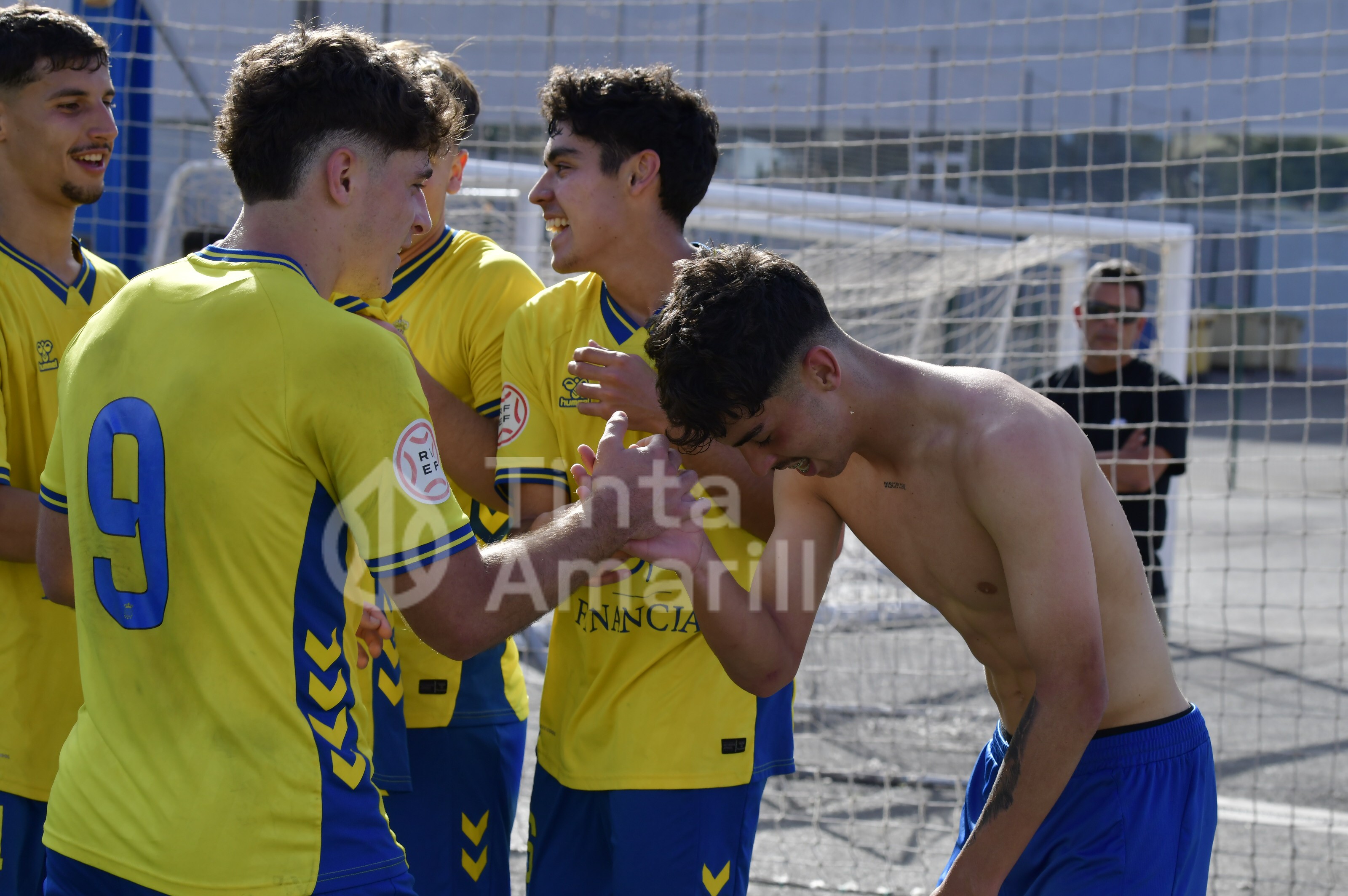 2-1: Las Palmas tumba al Tenerife en el 93 y da otro paso hacia el título canario