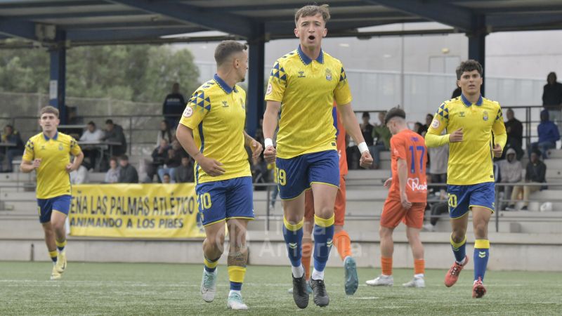 2-0: El filial trabaja duro para volver a la cúspide del grupo canario